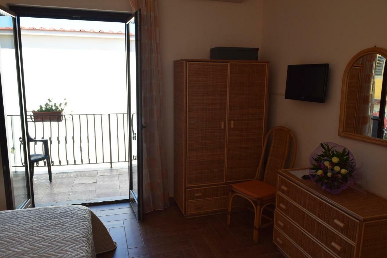 Bed &Breakfast Pinetamare Bed and Breakfast Castel Volturno Εξωτερικό φωτογραφία