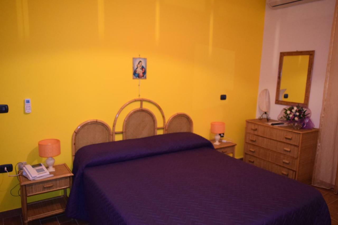 Bed &Breakfast Pinetamare Bed and Breakfast Castel Volturno Εξωτερικό φωτογραφία